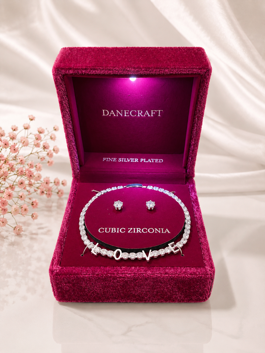 Pulsera y aretes