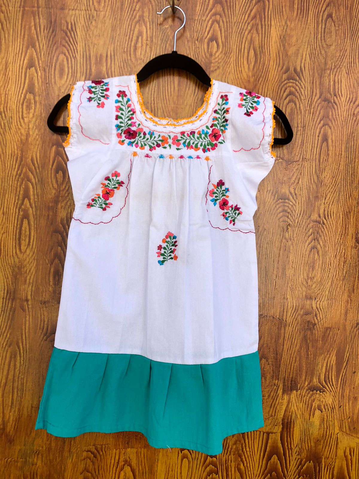 Bata Artesanal para Niña